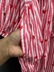 Robe mi-longue imprimée en pur coton de qualité exportée, tenue tendance pour les brunchs, shopping et tenue décontractée quotidienne en provenance d'Inde - Product Image 3