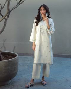 Designer indien et pakistanais Punjabi Dhoti & Bollywood Salwar Kameez robe de mariage et de soirée pour femmes Collection 1079 - Product Image 1