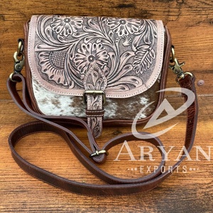 กระเป๋าสะพายคาดลำตัวหนังวัวลายดอกไม้ทำจากหนังแท้สไตล์ตะวันตกของผู้หญิง - Product Image 1