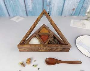 Boîte Masala en bois faite à la main Triangle en bois Masala Box Organisateur d'épices élégant pour épices indiennes Herbes - Product Image 2