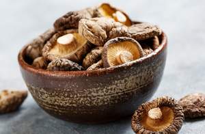 Champignons Shiitake séchés biologiques du Vietnam Savoureux et délicieux Meilleur prix - Product Image 2