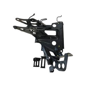 Portaequipajes Original Yamaha XMAX 300 2017, Subchasis Delantero B74F83210000, Cromado, Aleación de Aluminio y Titanio, Enviado en Bolsa de Transporte - Product Image 1