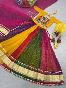 El último diseñador de algodón de seda Gamthi Work Lehenga Choli de FabZone Indian & Pakistani Clothing - Product Image 2
