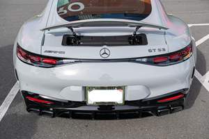 AMG GT 63 Coupé 2024, V8 Biturbo, Tracción en las Cuatro Ruedas, Interior Rojo Pimienta, Sin Modificar - Product Image 3