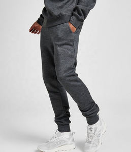 Fabricant de pull Streetwear vierge unisexe 500Gsm poids lourd épais recadrée hommes bouffant imprimé surdimensionné essentiel sweats à capuche personnalisés - Product Image 2