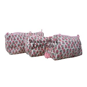 Ensemble de 3 trousses de toilette en coton matelassé, faites à la main en Inde, pochette de voyage pour maquillage avec sac cosmétique imprimé à la main, cadeau d'anniversaire - Product Image 3