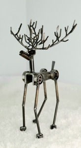รูปปั้นเรนเดียร์โลหะอุตสาหกรรมทำด้วยมือของตกแต่งโต๊ะสไตล์สตีมพังค์ที่ไม่เหมือนใครทำจากถั่วและสลักเกลียวแฮนด์เมดผลิตในอินเดีย - Product Image 4