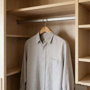 Cintres de luxe écologiques en bois de Schima Superba avec crochet en nickel perlé pour l'affichage de vêtements en boutique - Product Image 3