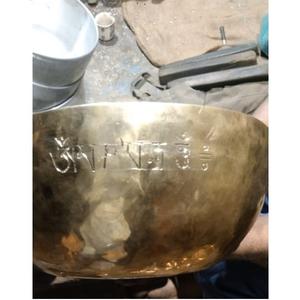 Cuenco de Metal budista tallado tibetano hecho a mano, precio de fábrica, técnica de curación corporal, diseño fundido - Product Image 1