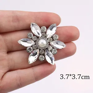 Wholesale New Handmade Rhinestone Flower Design 3D Sew On Applique Patches For Clothes Decoration