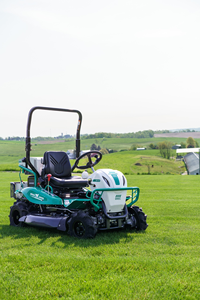 เครื่องตัดหญ้าแบบนั่งขับ 4WD OREC Brush Rover เครื่องยนต์ 2 จังหวะ ความกว้างการตัด 200 มม. ใบมีดเสริมเหล็ก 2 ใบ - Product Image 2
