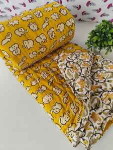 Colcha Reversible Kantha con Estampado de Bloques de Animales, Colcha Hecha a Mano de Jaipur - Product Image 4