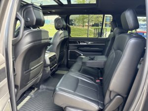 Jeep Wagoneer Serie II 2022 Usado en Buen Estado, Gasolina/Eléctrico, V8 5.7L, Tracción Trasera - Product Image 6