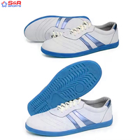 Chaussures de sport pour enfants pour les arts martiaux confortables respirantes et durables chaussures de taekwondo d'entraînement de karaté et de taekwondo
