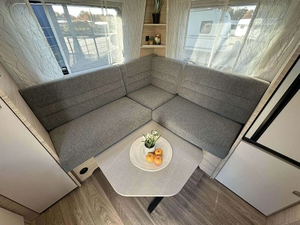 Caravana casa rodante a precio económico, 2 plazas para dormir, 3 asientos para 2-3-4 personas, con toldo y energía solar, en venta. - Product Image 5