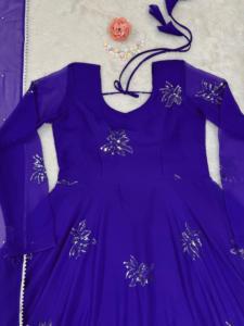 Beau costume de designer et Pent-Dupatta avec fil et travail de séquence - Product Image 2