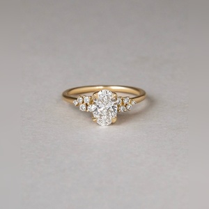 Anillo Solitario con Diamante en Forma de Racimo Ovalado, Engaste de Plata, Oro o Platino, Joyería Fina para Novia, Precio Directo de Fábrica - Product Image 3