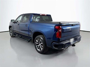 Silverado 1500 RST 2024-2025 Usado en Excelentes Condiciones, Cabina Doble, 4x4, Turbo, Automático, Volante a la Izquierda, Neumáticos R17, Interior Oscuro, Asientos de Cuero - Product Image 5