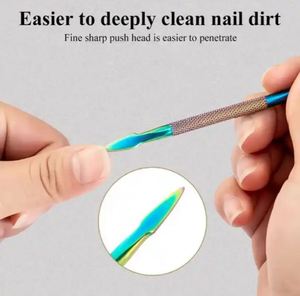 Empujador de Cutículas de Doble Cara de Alta Calidad en Negro para el Cuidado de las Uñas, Manicura, Pedicura con Función de Limpieza de Cutículas - Product Image 5