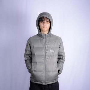Navigate Goose Veste en duvet ultra-légère Confort et style de qualité supérieure - Product Image 1