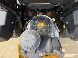 Tondeuse autoportée à rayon de braquage zéro Cub Cadet Tank SZ54 2018, 27 CV, plateau de coupe commercial fabriqué de 54 pouces, tondeuse professionnelle à vendre - Product Image 5