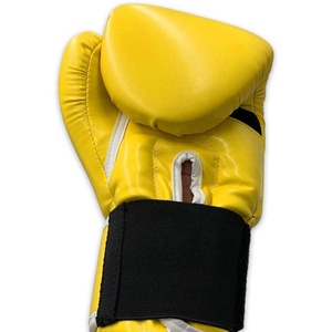 Gants de boxe personnalisés en cuir noir pour femmes Logo de jumeaux professionnels Conception étanche pour les sports de plein air Gants gagnants en gros - Product Image 3