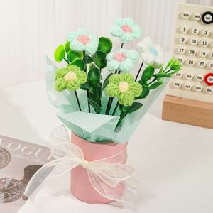 Bouquet de tournesols tricotés en gros pour la Fête des Femmes et la Fête des Mères, idéal pour les événements et cadeaux de Pâques - Product Image 2