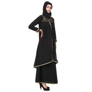 Abaya Negra Bordada en Nida y Georgette AY-707, Doble Capa, Silueta Recta, Largo hasta el Suelo, Asimétrica, en Tela de Chifón - Product Image 4