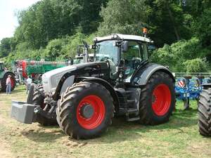 Tracteurs agricoles d'occasion Fendt 700 Vario Gen6 à vendre - Product Image 3