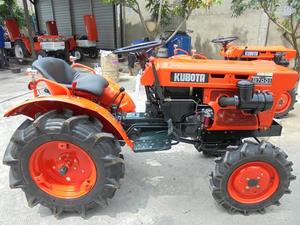 Tractor Compacto Kubota B7001 Nuevo y Usado para Agricultura, Huertos, Jardinería y Uso Comercial - Product Image 3