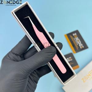 Pinzas de pestañas de 90 grados de calidad superior para extensiones de pestañas Agarre de punta de fibra de alta precisión Mega volumen Aislamiento Herramientas de pestañas - Product Image 6
