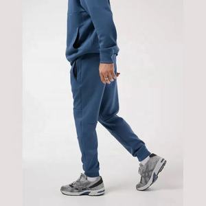 Ensembles de joggings pour hommes personnalisés OEM survêtement Streetwear survêtement pour hommes vêtements d'entraînement Gym survêtement confortable pour hommes - Product Image 5