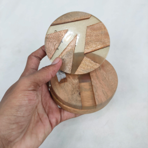 Sous-plat rond en caoutchouc élégant, de luxe, brillant, résistant à la chaleur, écologique, taille personnalisée, décoration de table quotidienne, disponible en vente - Product Image 1