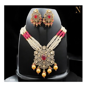 2025 estilo Vintage Premium 925 Plata conjuntos de joyería para mujer hermosos pendientes y collar de novia precio al por mayor - Product Image 1