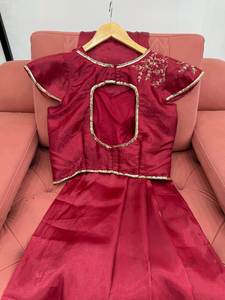 Sari de seda Jimmy Chu con acabado liso y blusa hecha a mano Conjunto de Sari ligero elegante para mujer Blusa sin costuras - Product Image 3