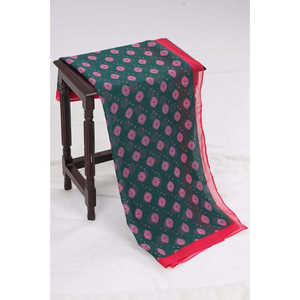 ผ้าคลุมไหล่ชีฟองโพลีเอสเตอร์พิมพ์ลายดิจิทัลสีเขียวสำหรับผู้หญิง ผ้าพันคอฤดูร้อนปักลายสไตล์เรียบง่ายพร้อมผ้าลูกไม้ - Product Image 1