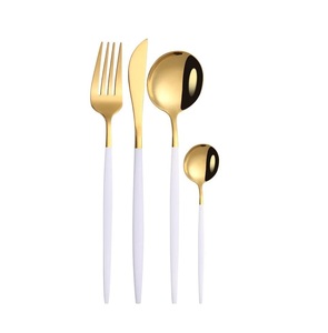 ชุดเครื่องใช้บนโต๊ะอาหารงานหัตถกรรมทำจากโลหะเคลือบสีขาวด้ามยาวเคลือบสีทองสำหรับงานแต่งงานเครื่องใช้บนโต๊ะอาหารรับประทานอาหาร - Product Image 1