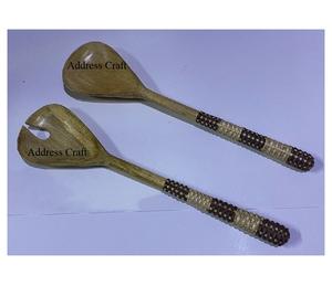 Set à salade dernier modèle Serveur à salade en bois avec manche en rotin tissé à la main Couverts en osier Cuillère Fourchette Ensemble Ustensiles de cuisine Outils à salade - Product Image 4