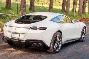 Precio Accesible para Auto Usado Ferrari Coupé 2024, Automático, Volante a la Izquierda, Interior Oscuro, Motor Turbo de Gasolina, Llantas R21 - Product Image 3