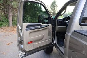 FORD F-250 SUPER DUTY XLT 4X4 d'occasion 2005 (conduite à gauche/droite) - Product Image 5