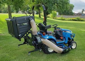 2024 LS 23HP 4WD Mini Tractor de montar 1800W Cortacésped compacto 1000mm Retroexcavadora de carga frontal de corte para agricultura Paisajismo 28V - Product Image 4