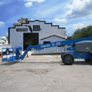 Plataforma de trabajo aéreo de pluma telescópica Genie de alta calidad y asequible, elevador de pluma Genie de alta calidad a la venta - Product Image 2