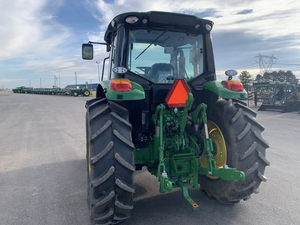 Tracteur utilitaire John Deere 6120M 120HP 4x4 PowerQuad AutoQuad CommandQuad agricole, prêt pour la vente, équipé pour GPS. - Product Image 3