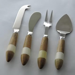 Ensemble de serveurs à fromage en métal en acier inoxydable de luxe avec poignée design Trancheuse à fromage pour la maison et l'hôtel - Product Image 2