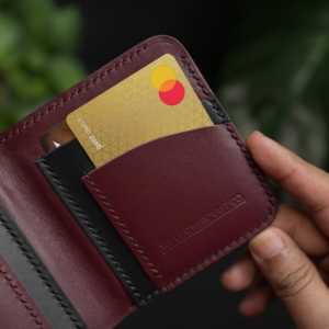 NO.86 กระเป๋าสตางค์หนังพับแนวตั้งพร้อมระบบป้องกัน RFID (สีดำโอเชียนและสีแดงเบอร์กันดีสำหรับผู้ชาย) - Product Image 1