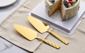 Designer Crafted Metal <b>Cake</b> <b>Server</b> Set With Resin Handle Dessert Utensil Wedding Reception Kitchen Dining Tableware Tool - Product Image 4