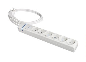 Multipresa a 6 prese serie ION con cavo da 1,5 m e interruttore (Solera 8016PIL) - Product Image 1