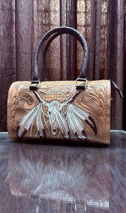 Sac en cuir véritable fait main et sculpté à la main pour femme, sac à bandoulière vintage à motifs floraux, sac fourre-tout artisanal personnalisé - Product Image 3