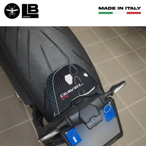 Adesivo protettivo per targa in resina 3D compatibile con Ducati Diavel V4 2023 - Product Image 3