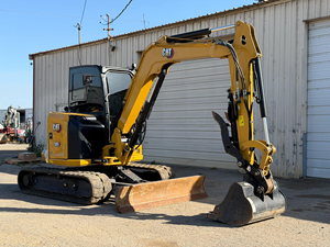 Mini-excavatrice Cat 305 CR 5,7 tonnes, 45 CV, compacte, sur chenilles, diesel, hydraulique, avec 2 godets, à vendre - Product Image 1